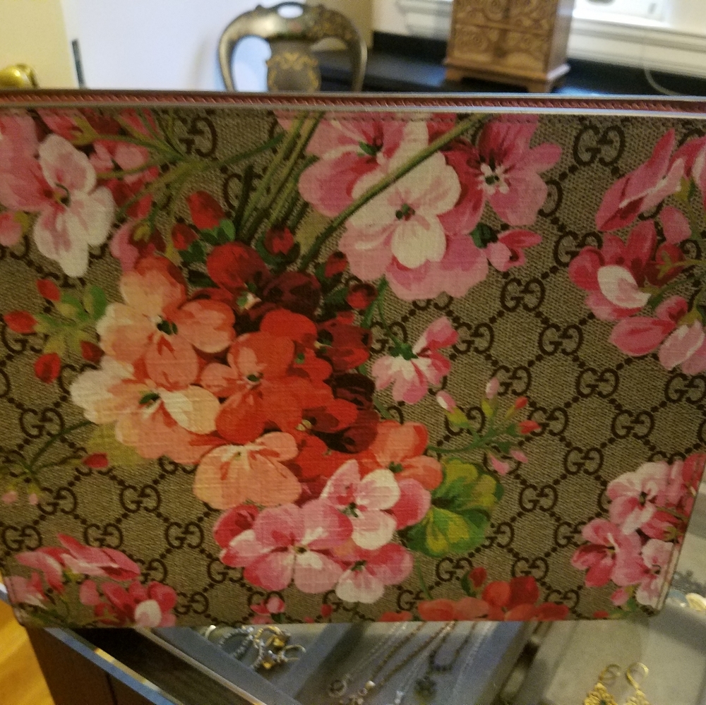 Gucci large blooms cosmetic case/toiletry